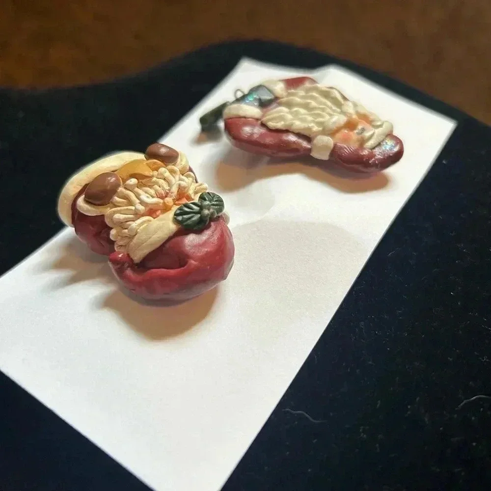 🎄Set of 2 handmade Christmas‎ pins